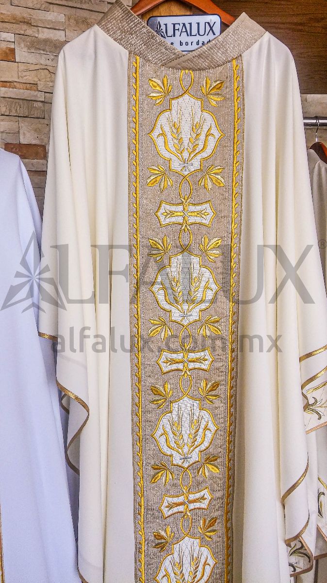 18 CORPUS Brocado Cuello Bordado 233